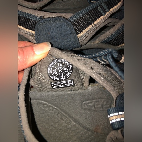 Keen Hiking Sandals 7.5 - Picture 3 of 6